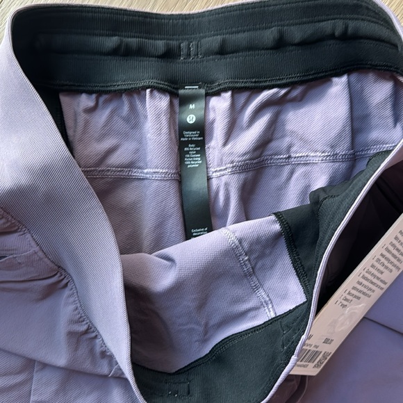 Lululemon License to Train Linerless Shorts 7 inch length - Picture 4 of 8